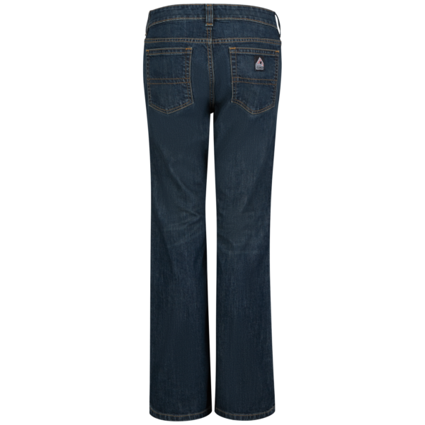 WOMEN'S STRAIGHT FIT JEAN WITH STRETCH